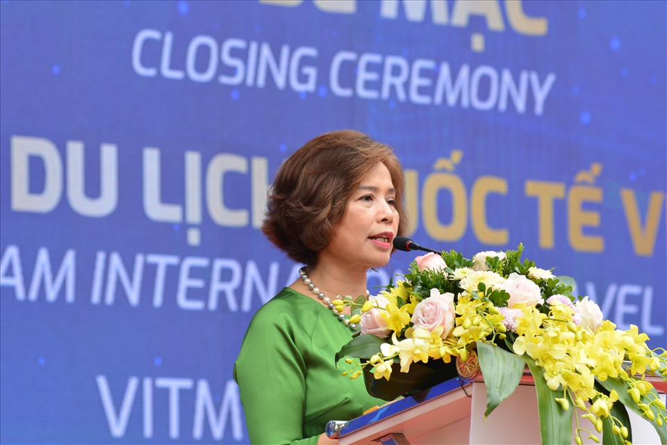 Bà Cao Thị Ngọc Lan – Phó Chủ tịch, Tổng thư ký HHDLVN Phát biểu tại Lễ Bế mạc 