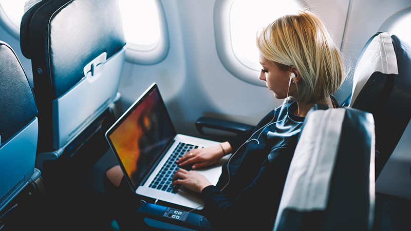 Cục hàng không cấm hành khách sử dụng Macbook Pro 15 inch trên máy bay
