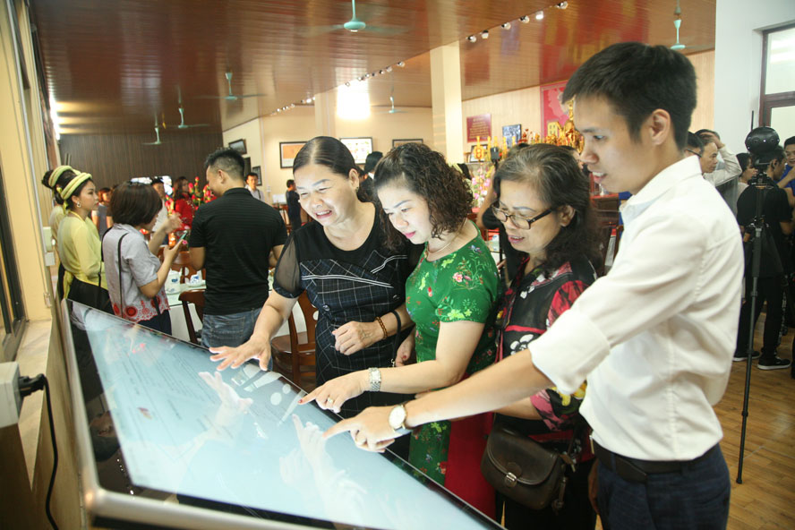 Diễn đàn “Chuyển đổi số để phát triển du lịch Việt Nam” thu hút sự tham gia của nhiều chuyên gia của các tập đoàn công nghệ hàng đầu thế giới 