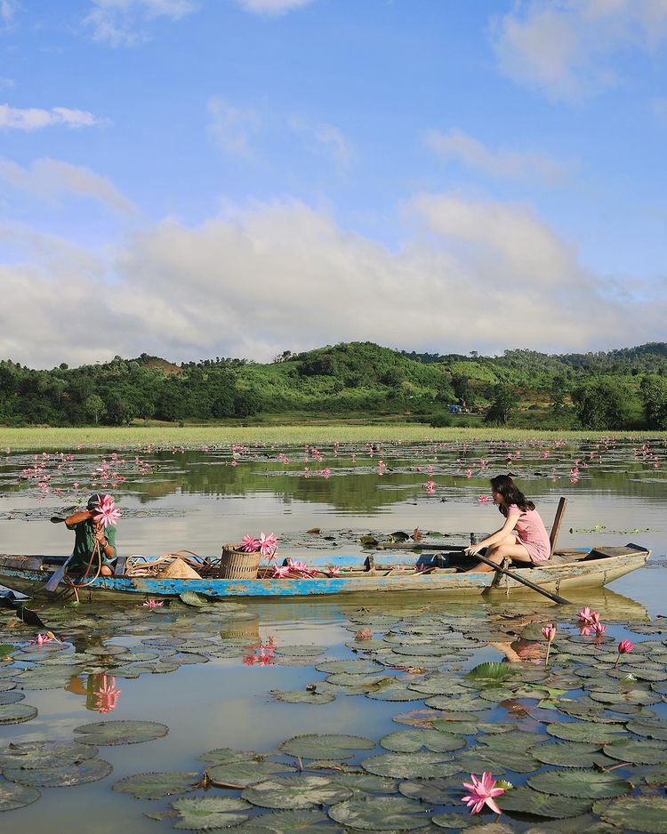 Hồ Lắk - Nét bình yên của đại ngàn