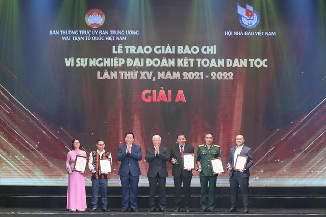Lễ trao Giải báo chí “Vì sự nghiệp Đại đoàn kết toàn dân tộc” lần thứ XV, năm 2021-2022.